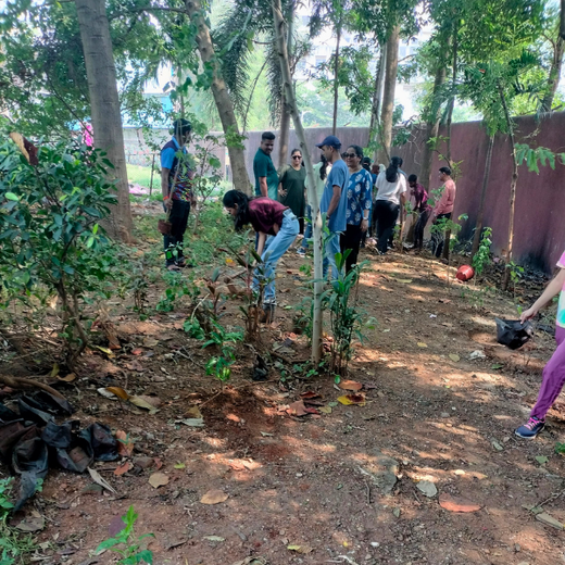 "Urban Green, Team Spirit: Weber Shandwick Mumbai’s Tree Plantation Initiative" – Planting
