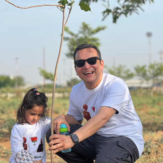 Dr. Jitendra Singh Forest: Planting Seeds of Leadership and Sustainability in Noida – Planting