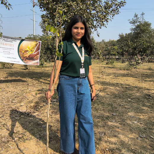 Lumora Estates – Building a Sustainable Green Zone in Greater Noida – Planting